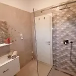 Dubravka - Komfortable Mit Pool Im Ruhigen Olivenhein Valtura