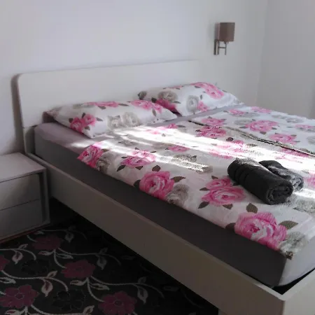 Villa Vila Dubravka - Schoen Und Komfortabel Inmitten Von Olivenbaeumen Und Weinbergen Mit Whirlpool Valtura