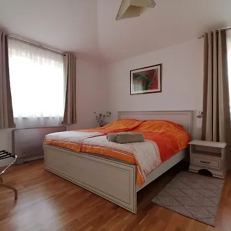 Vila Dubravka - Schoen Und Komfortabel Inmitten Von Olivenbaeumen Und Weinbergen Mit Whirlpool * Valtura