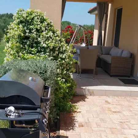 Dubravka - Schön Und Komfortabel Inmitten Von Olivenbäumen Und Weinbergen Mit Whirlpool *