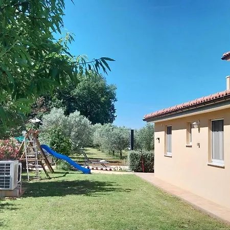 Dubravka - Eine Oase Mit Pool Im Ruhigen Olivenhein Valtura