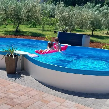 Dubravka - Eine Oase Mit Pool Im Ruhigen Olivenhein Valtura